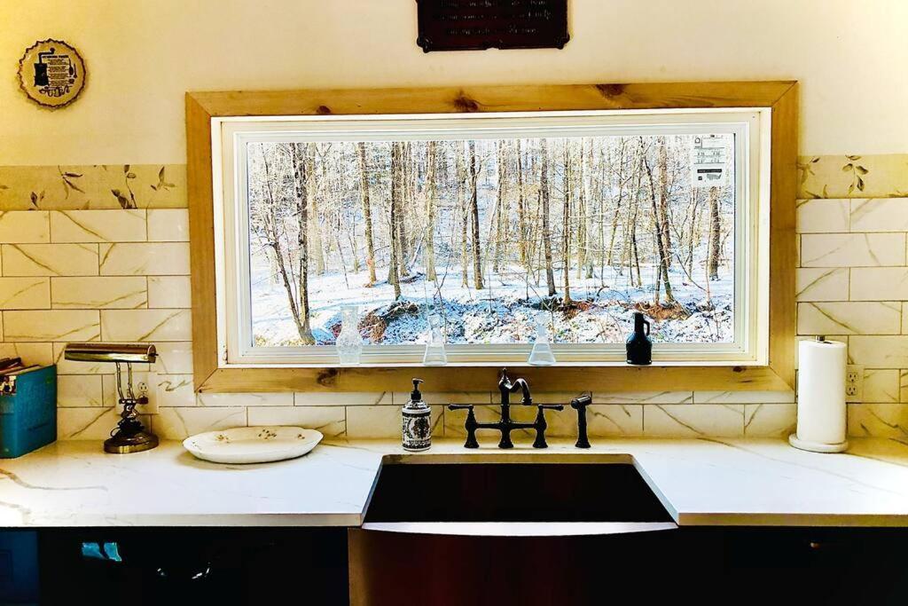 Charming 120-Year-Old Farmhouse By The Creek. Starlight Bagian luar foto